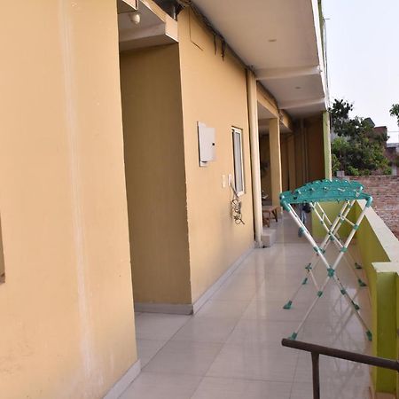 Hotel International & Restaurant Amethi エクステリア 写真