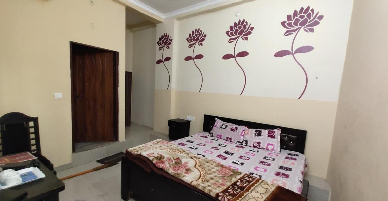 Hotel International & Restaurant Amethi エクステリア 写真