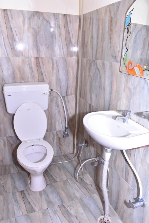 Hotel International & Restaurant Amethi エクステリア 写真